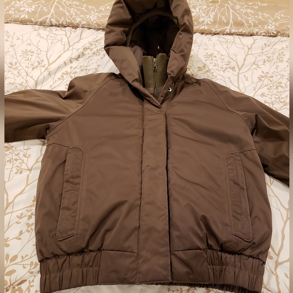 Women's Medium Northface Padma Bomber Jacket, Brown - Picture 6 of 12